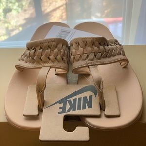 Nike Bella Kai 2 Leather Thong Sandal